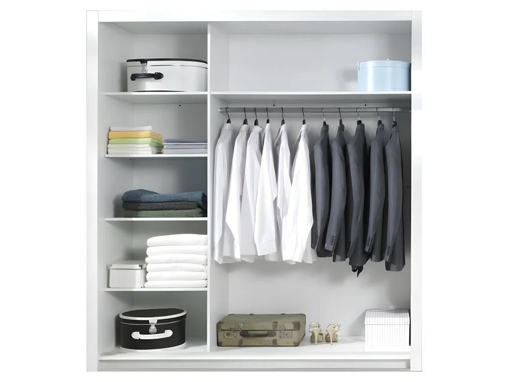 Armoire Trois Portes Coulissantes PANAREA. Miroirs Inclus. Eclairage LED Intégré. Finition Chrome. Mobilier Design 2 Armoire Trois Portes Coulissantes PANAREA. Miroirs Inclus. Eclairage LED Intégré. Finition Chrome. Mobilier Design – Image 2